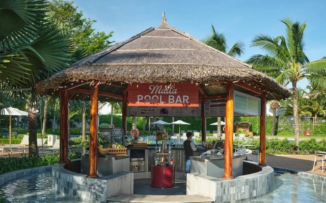Maila Pool Bar